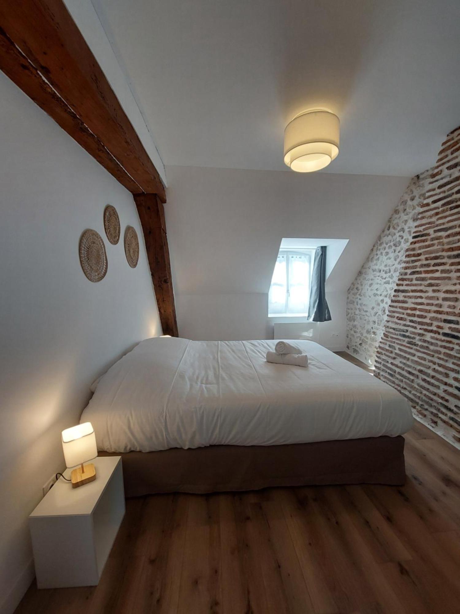 Appartements L'Hirondelle Beaugency Exterior photo